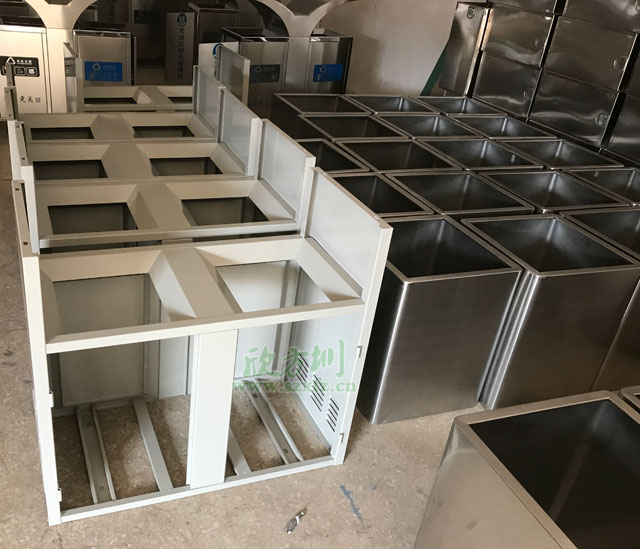 金屬分類垃圾桶工廠生產(chǎn)圖
